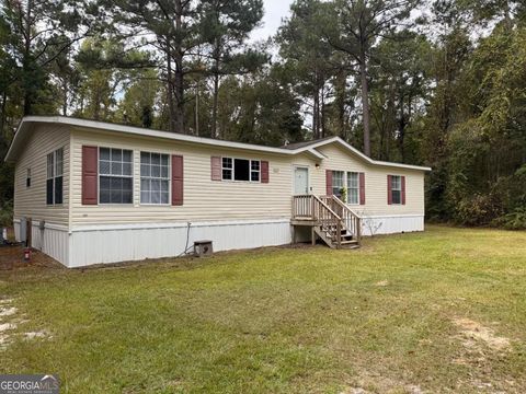 1093 Lawrence Church RD Pembroke GA 31321