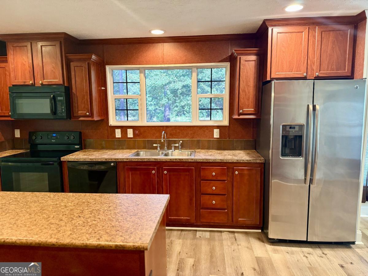 1093 Lawrence Church RD