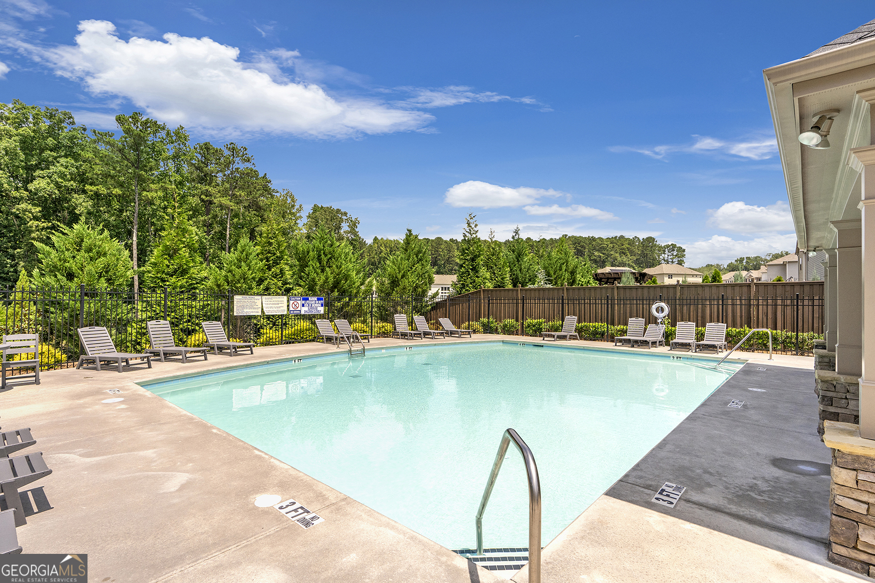LongStreet Manor - Residential