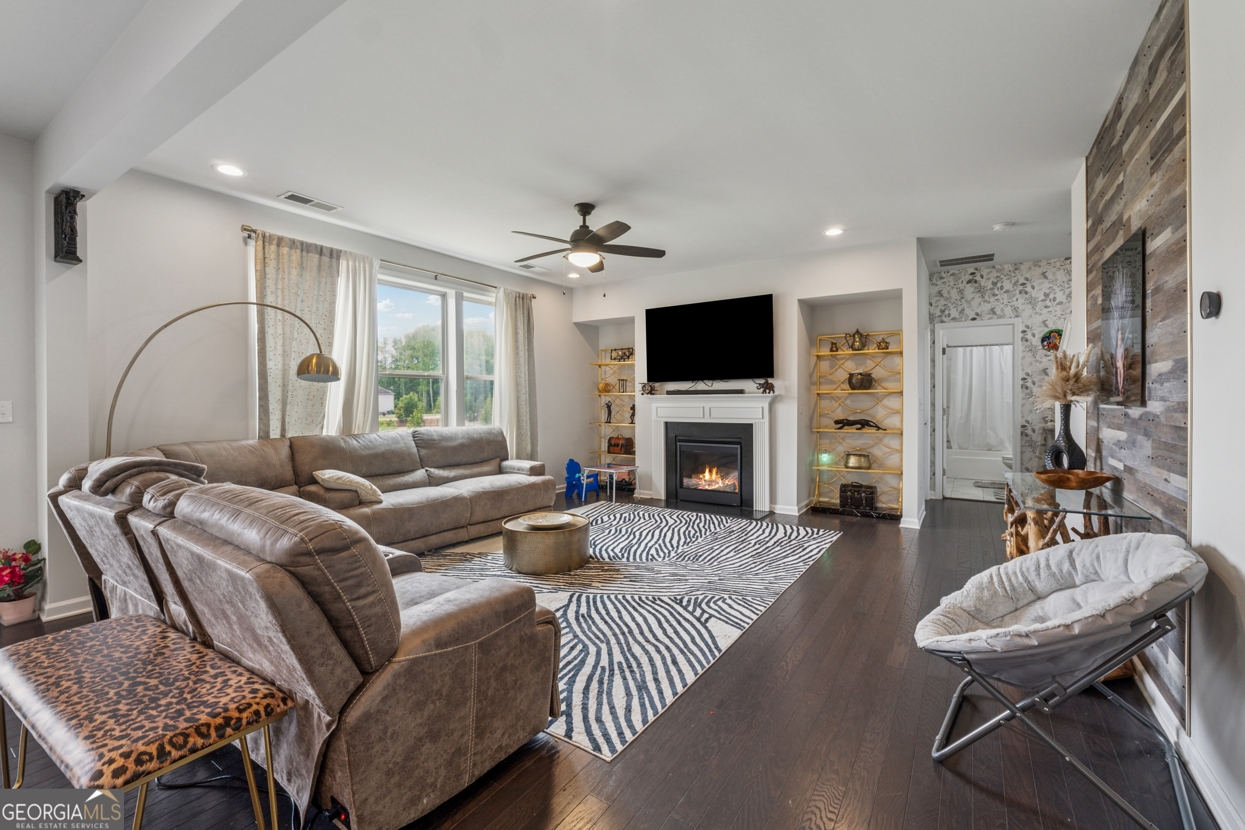 LongStreet Manor - Residential