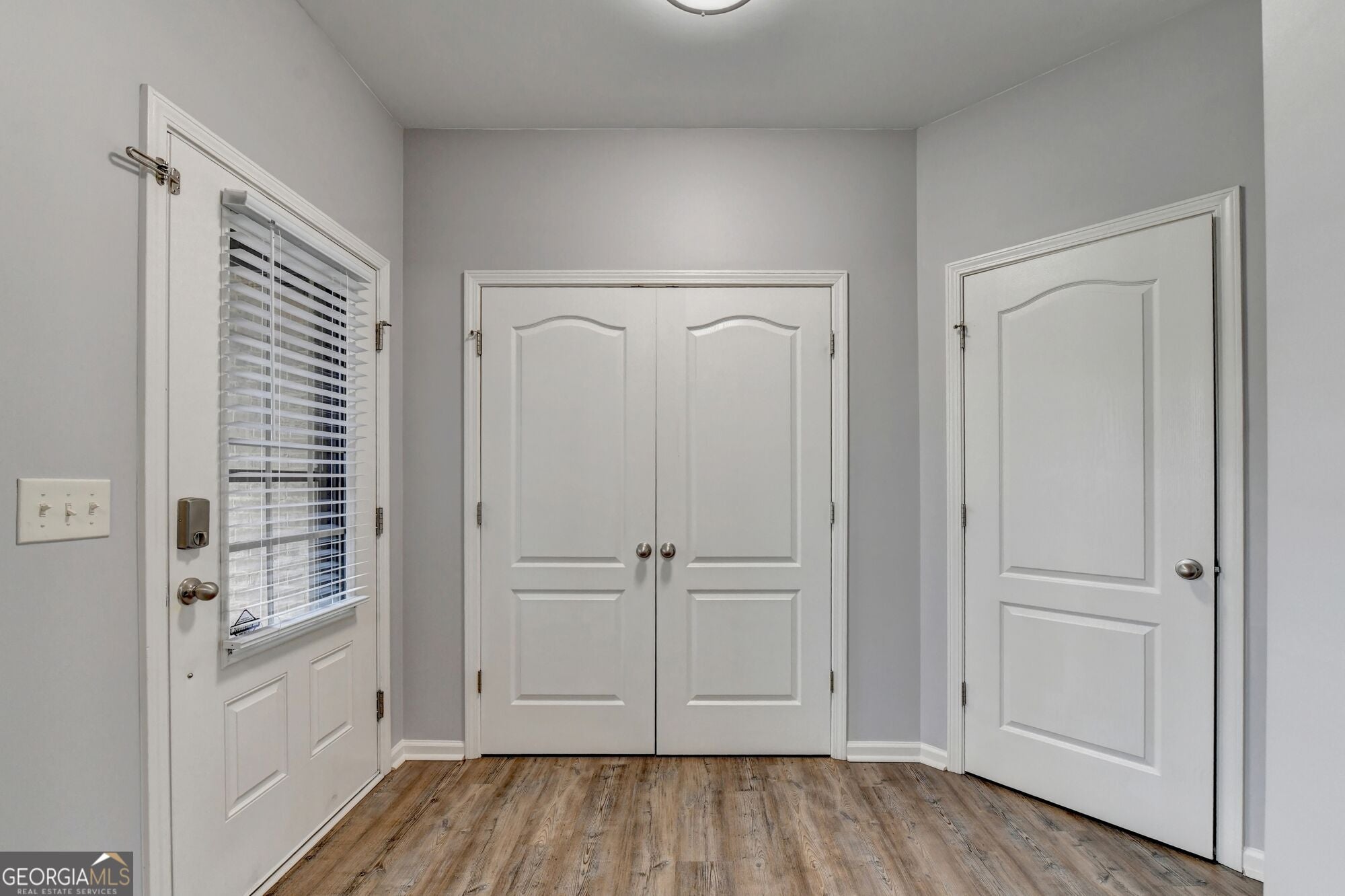515 Creekshire CIR