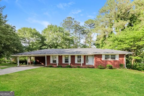 Single Family Residence in Morrow GA 2387 Garden Court.jpg