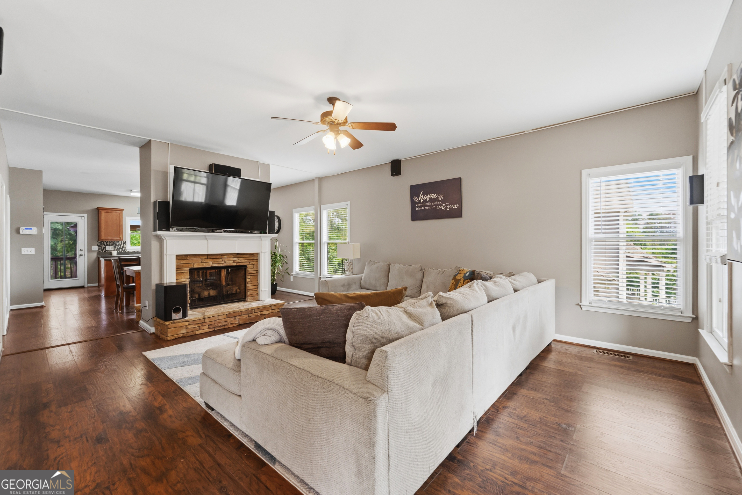 93 Treadstone LN