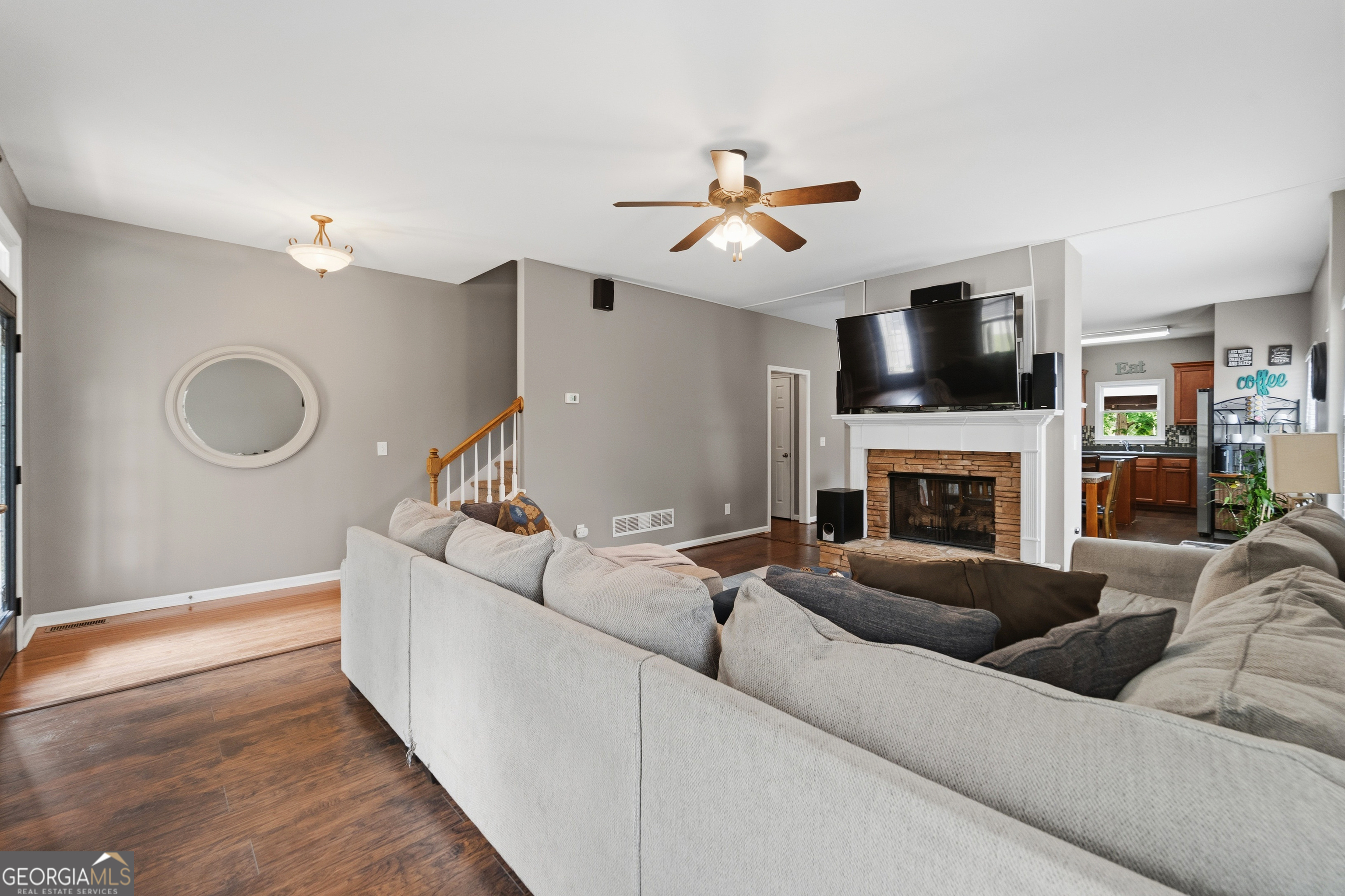 93 Treadstone LN