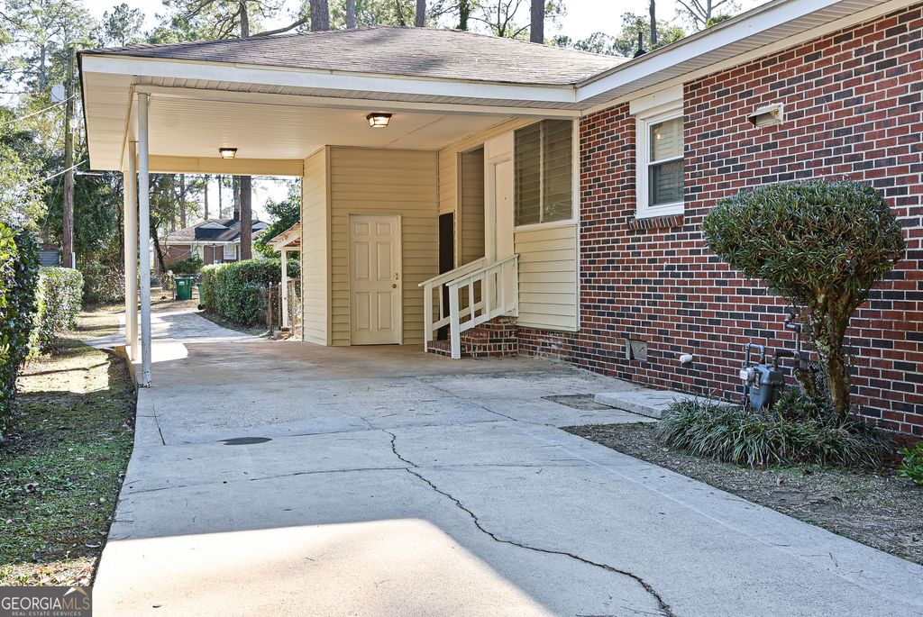 Photo of 1502 5th Avenue, Albany, GA 31707 (MLS # 10675398)