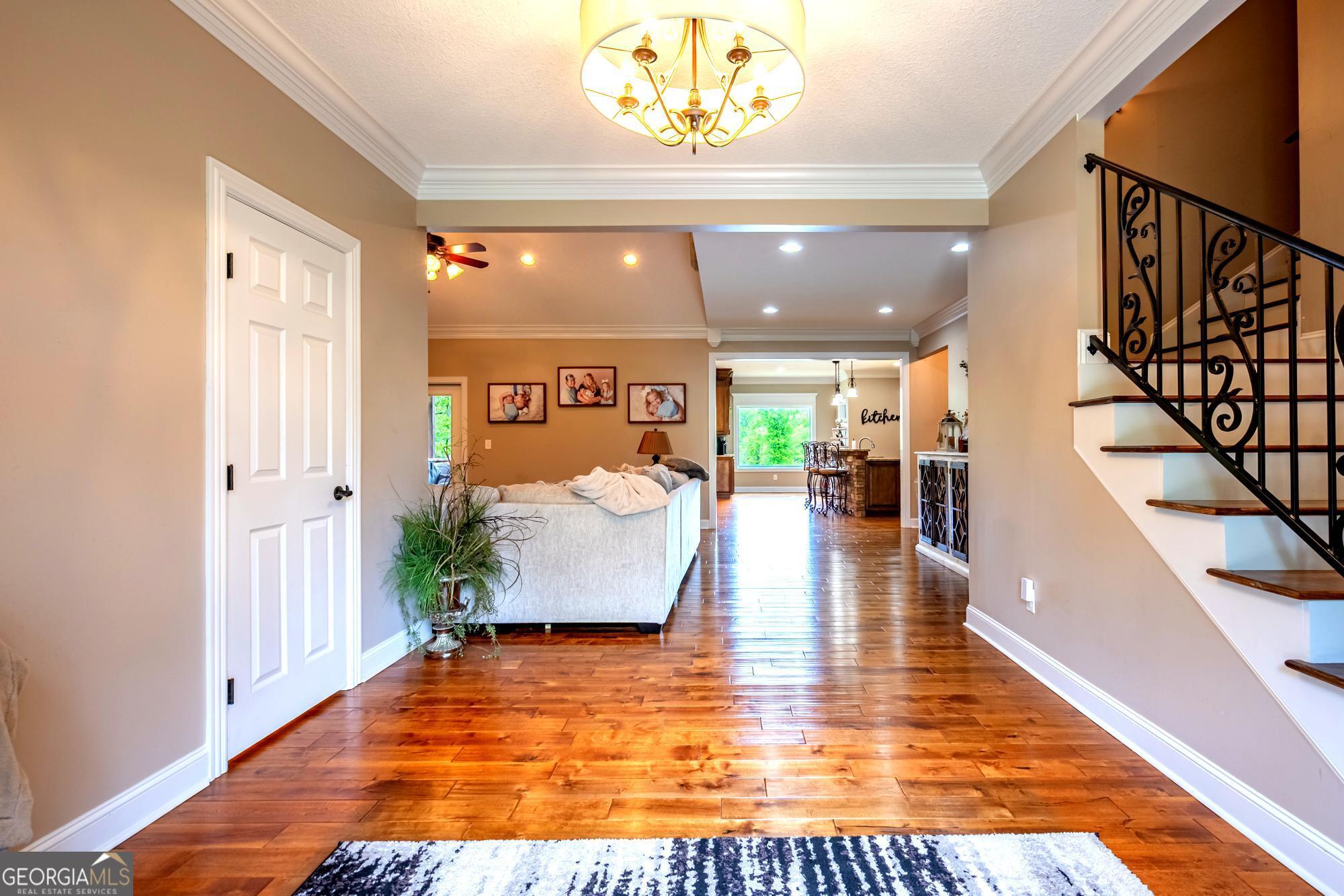 4895 CHEROKEE DR