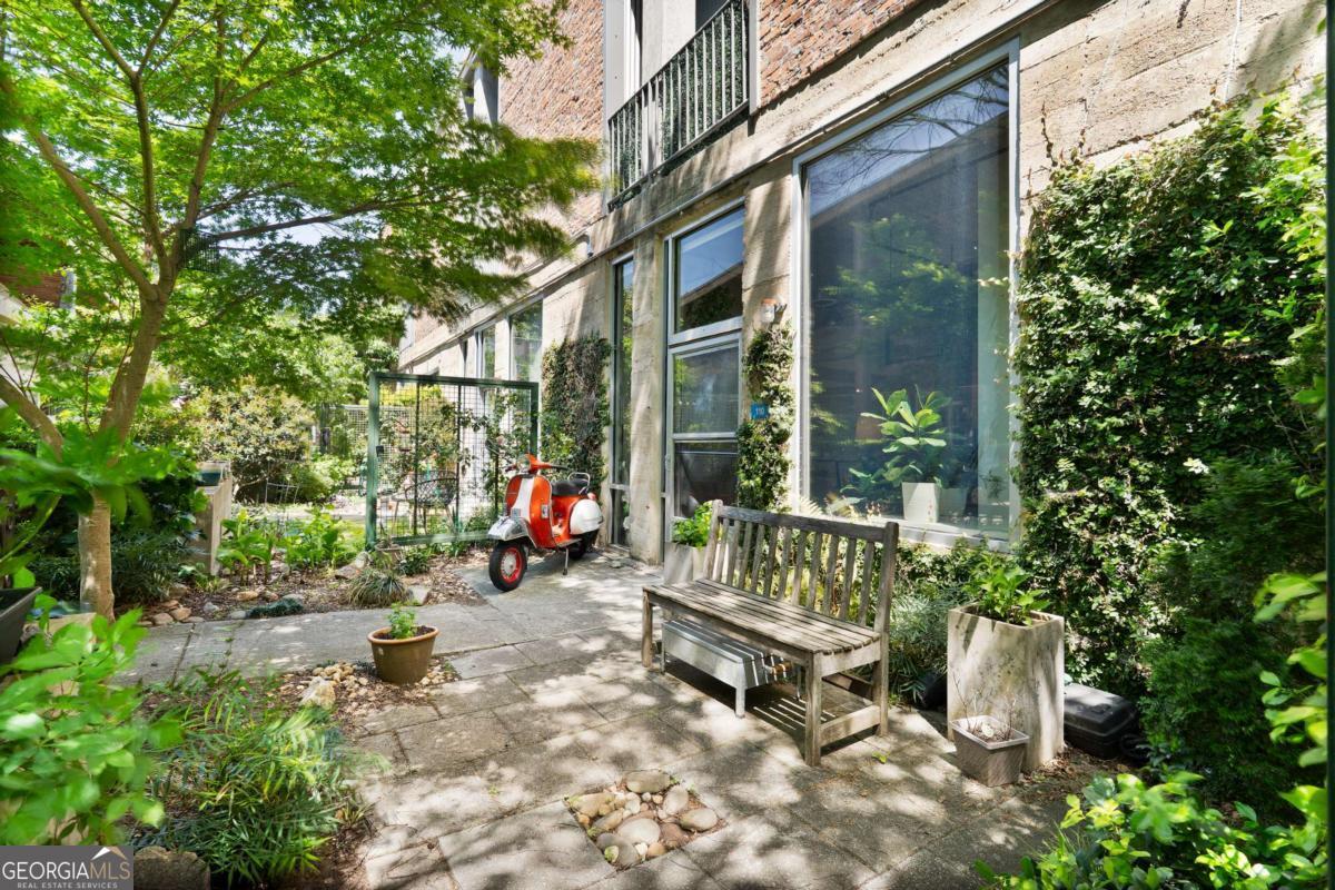 659 Auburn AVE NE 110