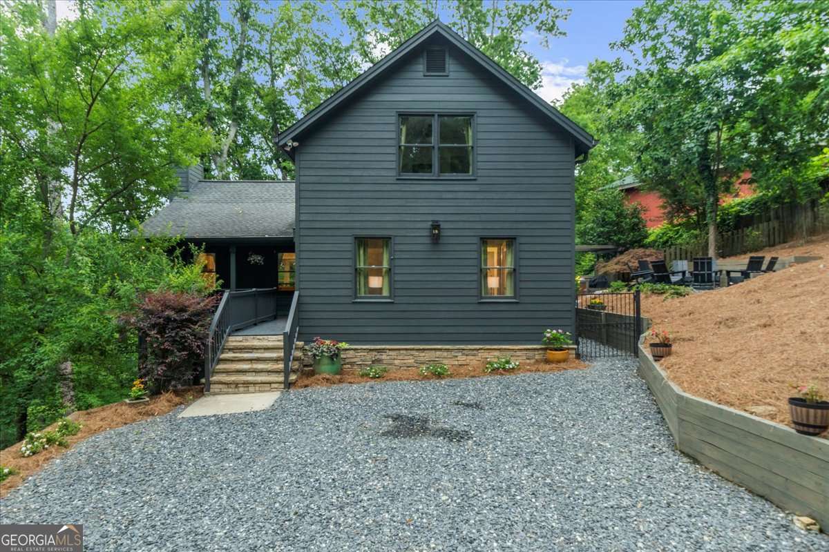 4735 Log Cabin RD