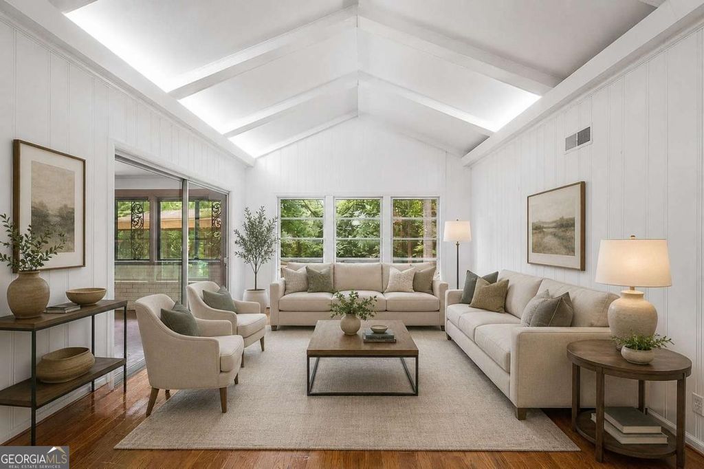 Photo of 757 Old Ivy Road NE, Atlanta, GA 30342 (MLS # 10808045)