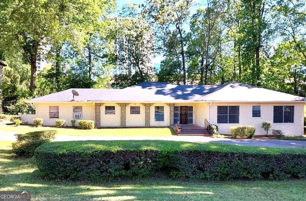 Photo of 757 Old Ivy Road NE, Atlanta, GA 30342 (MLS # 10808045)