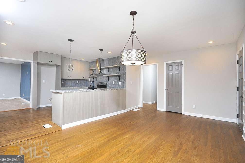 1877 Glenmar DR
