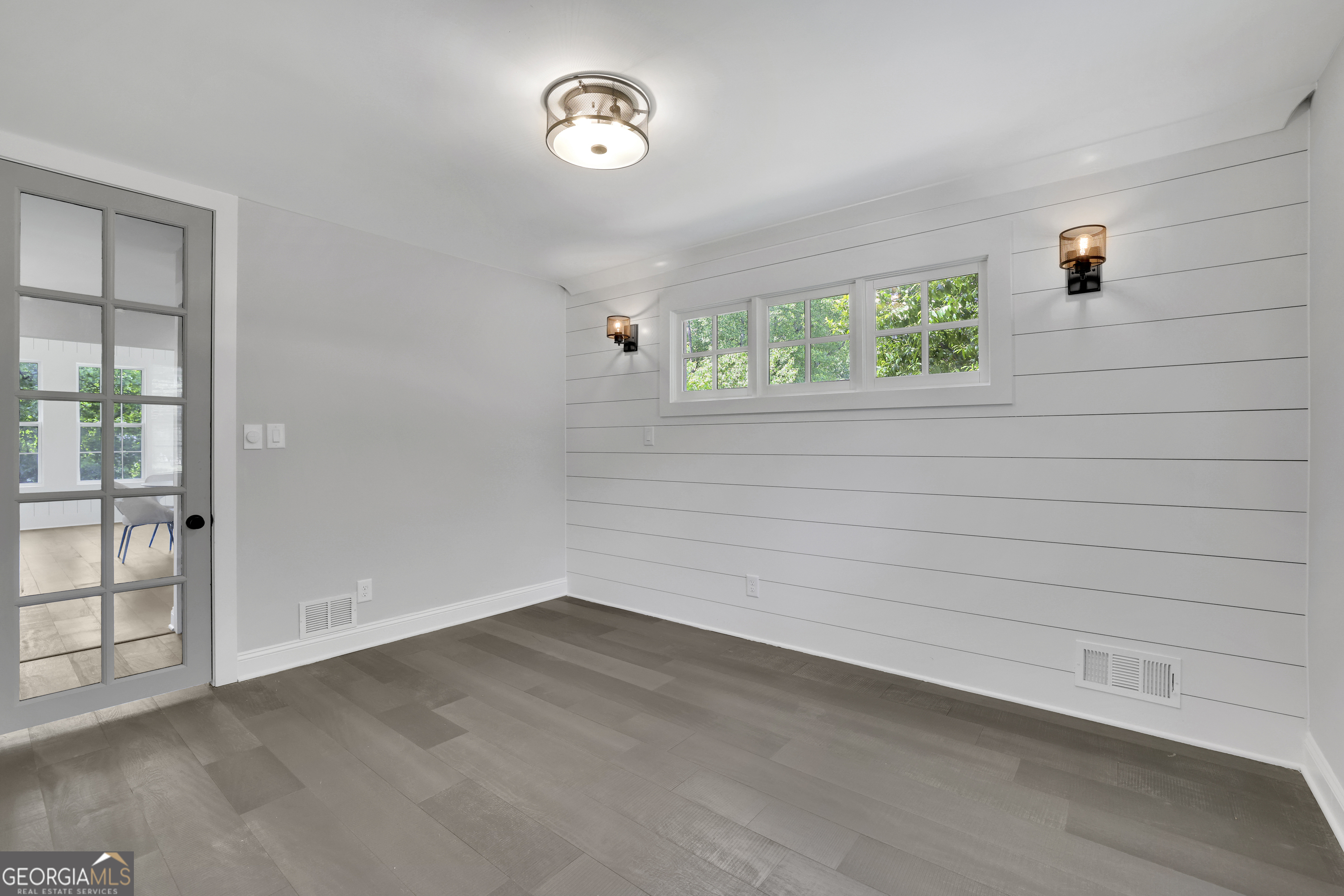 2506 Octavia LN
