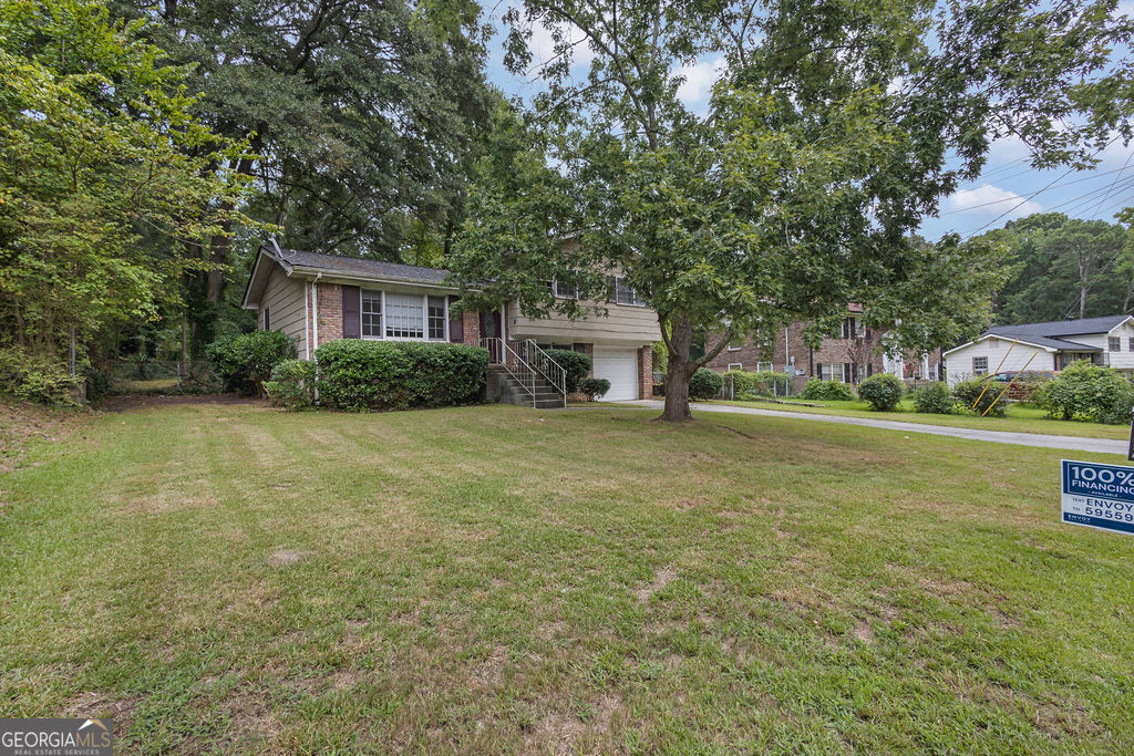 5674 Sandhurst DR