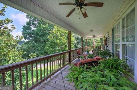 A home in Adairsville