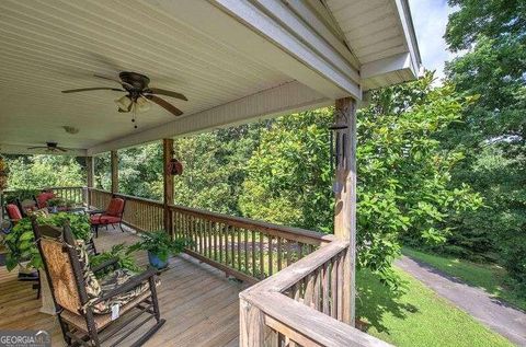 A home in Adairsville