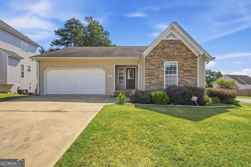 Photo of 207 Providence Drive, Dallas, GA 30157 (MLS # 10848174)