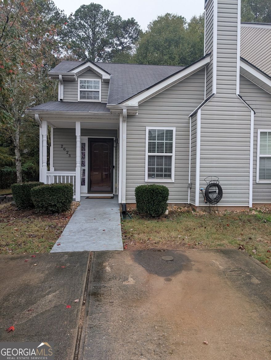 Well-maintained 2-bedroom, 2-bath townhome located in the sought-after Wellington Walk community. This property features an open-concept floor plan with a spacious living area, fireplace, and a fully kitchen equipped with all appliances included and ample cabinet space. This home features two large owner's suites both with walk-in closet and a private bath. Enjoy a private patio for outdoor relaxation or entertaining that is already fenced in. Conveniently located near shopping, dining, schools, and major highways. Move-in ready and ideal for homeowners, roomies, or investors.