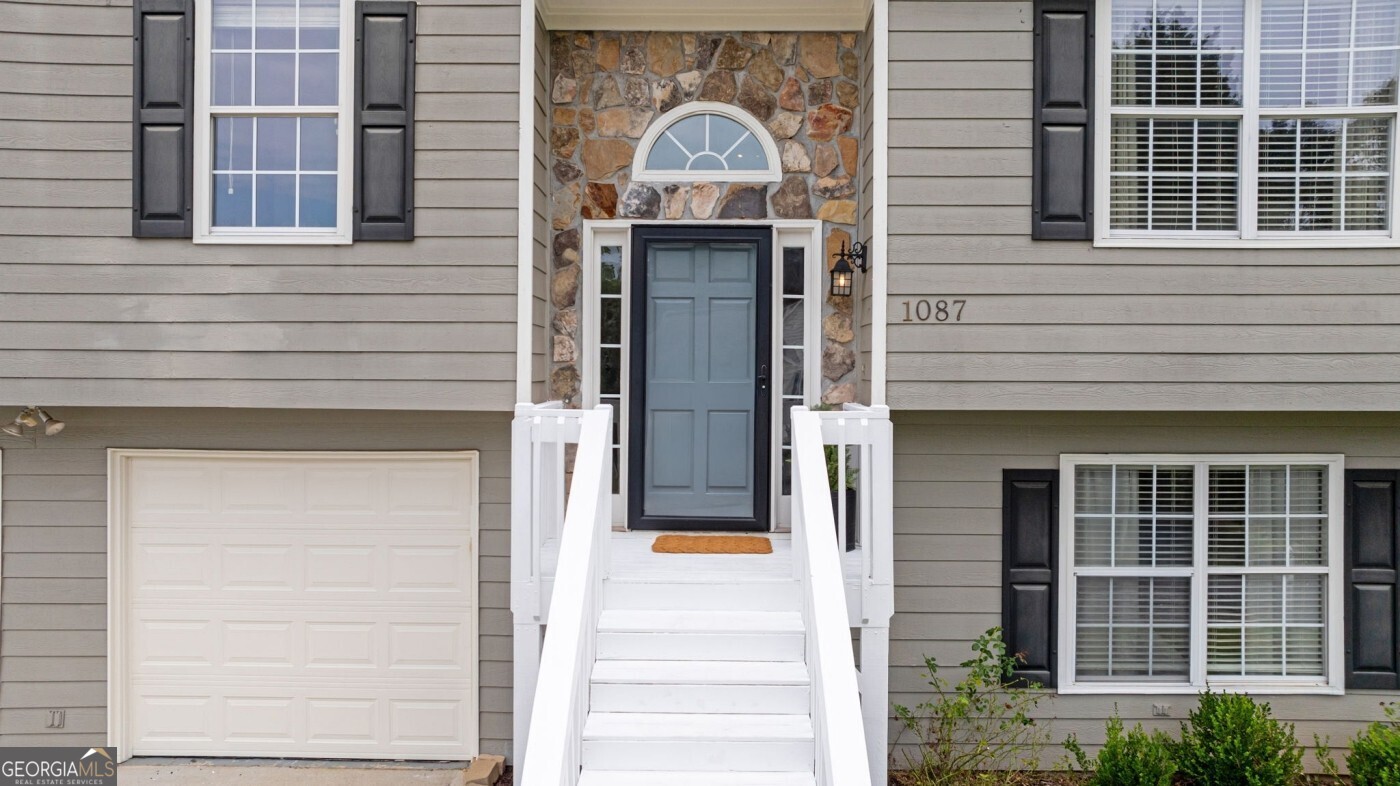 1087 Berkley DR SE