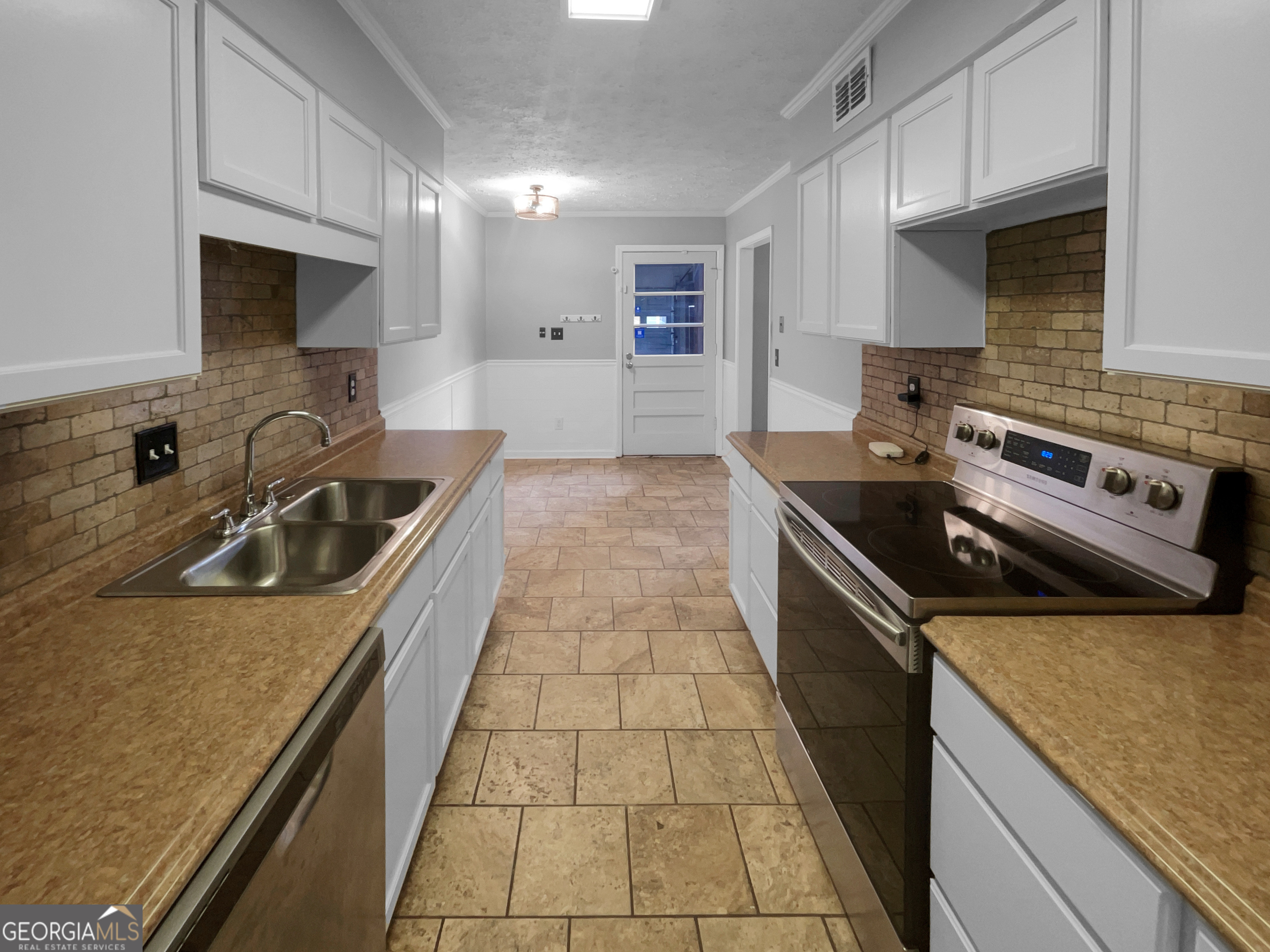 THE MEADOWS CONDOS - Residential