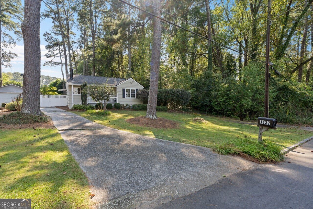 1137 Kingsley CIR NE