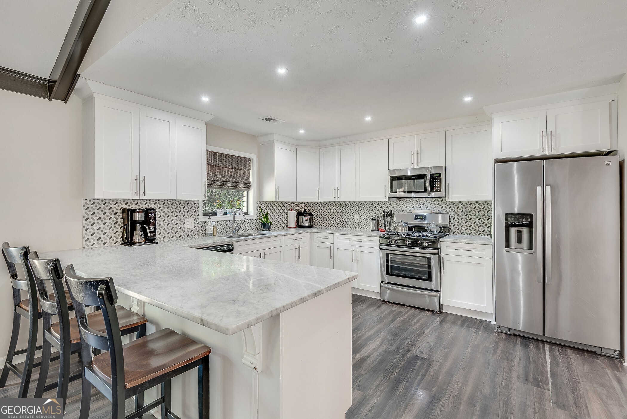 151 Suburban DR NE
