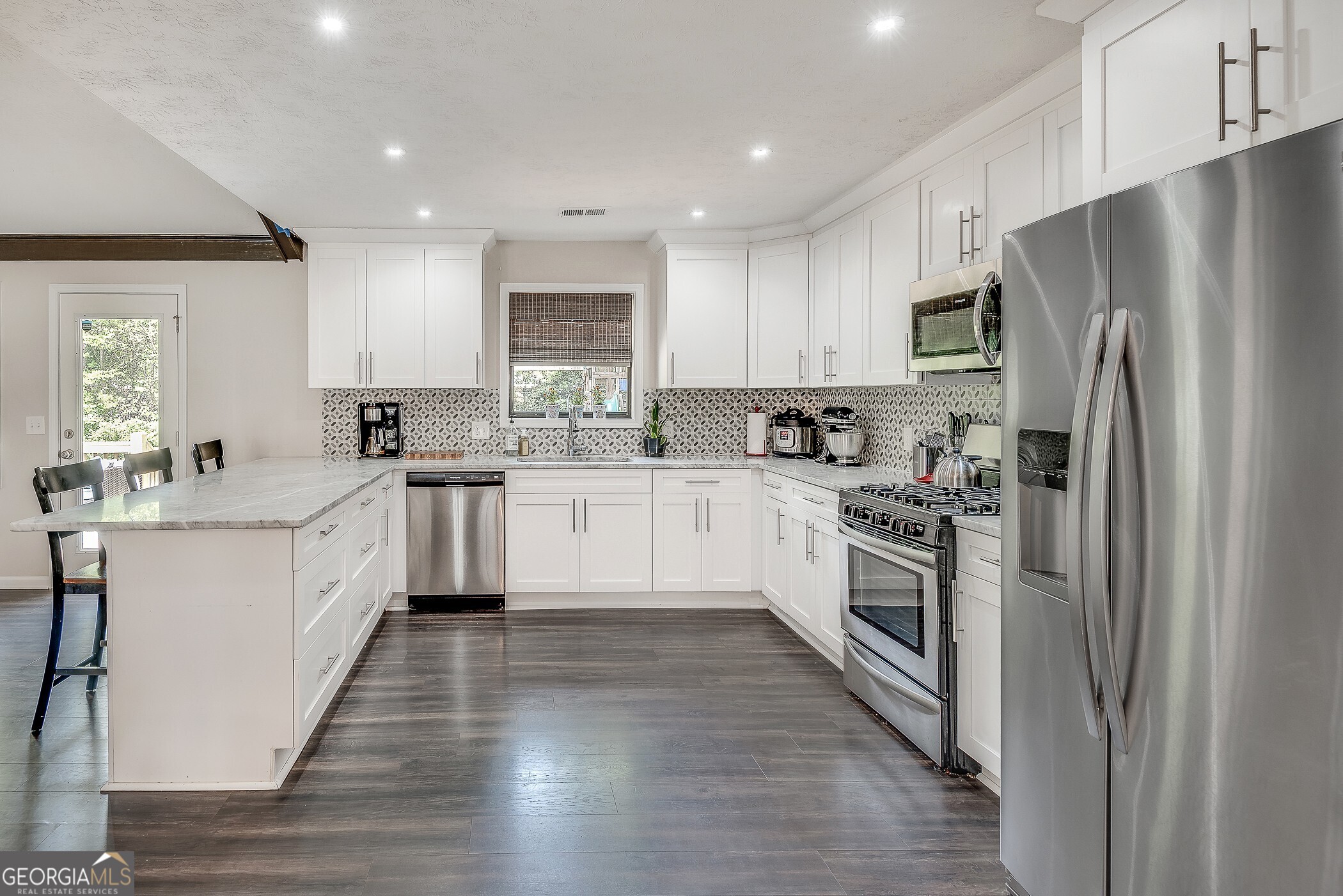 151 Suburban DR NE