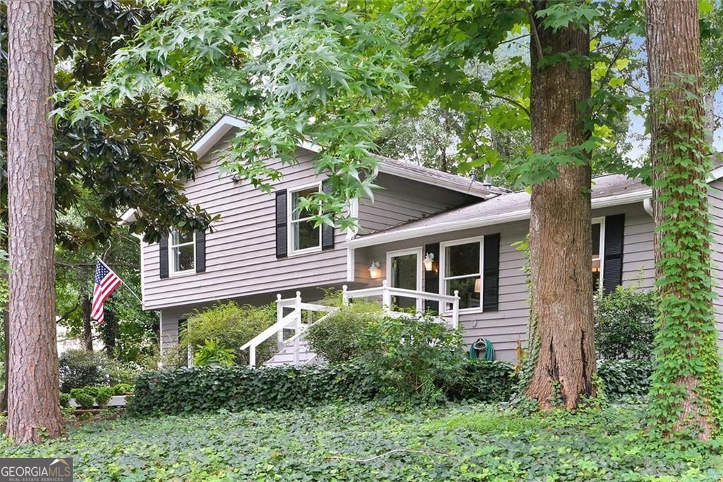 Photo of 130 Cains Cove Drive, Alpharetta, GA 30009 (MLS # 10779008)