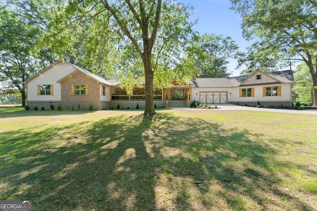 Photo of 298 P J Roberts Road, Jefferson, GA 30549 (MLS # 10768387)