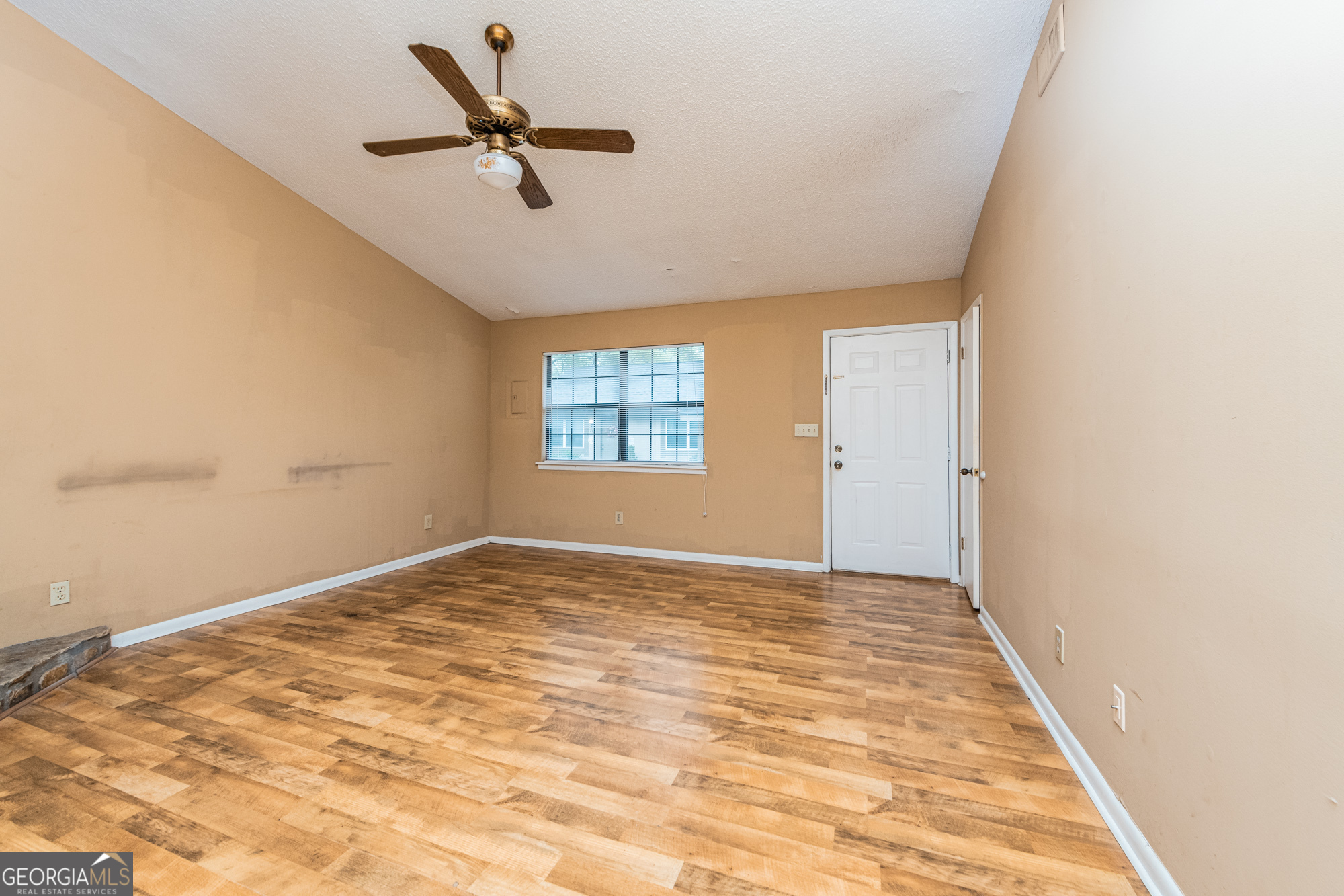 Warner Robins, Georgia 31088, United States, 2 Bedrooms Bedrooms, ,1 BathroomBathrooms,Residential,Pending,103475