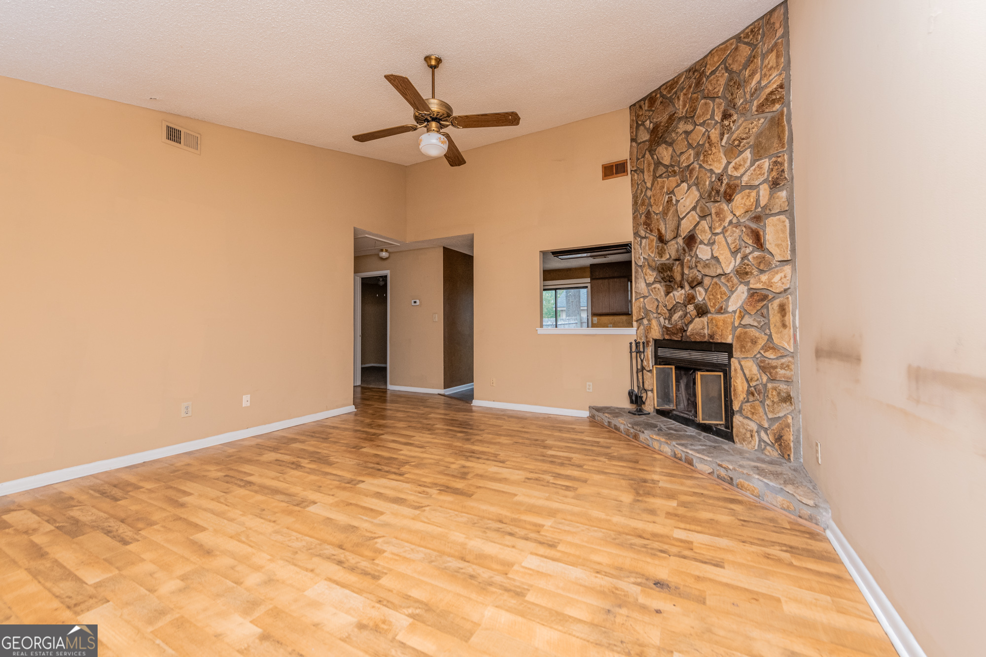 Warner Robins, Georgia 31088, United States, 2 Bedrooms Bedrooms, ,1 BathroomBathrooms,Residential,Pending,103475