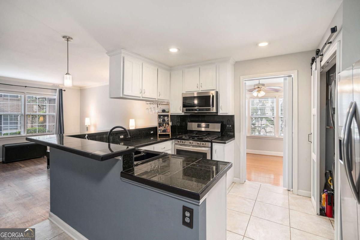 2232 Dunseath AVE NW 204