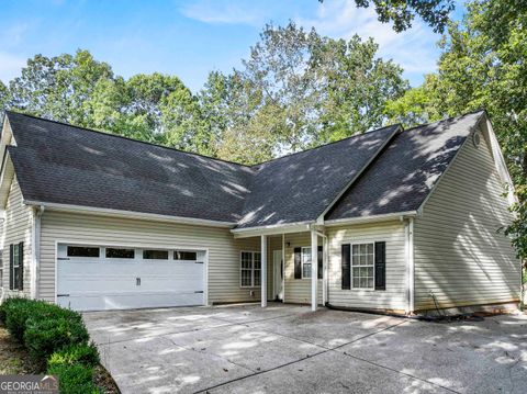 Photo of 3368 Green Leaf Lane, Gainesville, GA 30507 (MLS # 10619382)