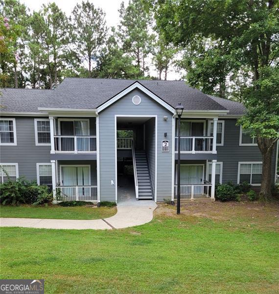 This wonderful one-bedroom unit is located in a quiet, gated community in desirable Sandy Springs. The open floor plan connects the living and dining areas to the kitchen, which features granite countertops and ample cabinet space. The spacious bedroom includes new wood/laminate flooring and a large walk-in closet with custom shelving. The full bathroom offers a tub/shower combo with tile surround, built-in storage, a granite vanity, and tile flooring, with access from both the bedroom and hallway. Additional highlights include: laundry room with extra storage, private deck with storage closet, neutral paint and new blinds throughout, access to community gym and pool, private entry and new microwave. Available for immediate move-in with approved application and screening. This well-maintained condo is a wonderful place to call home! Monthly rent is $1250 with deposit of $1250 and application fee of $47.