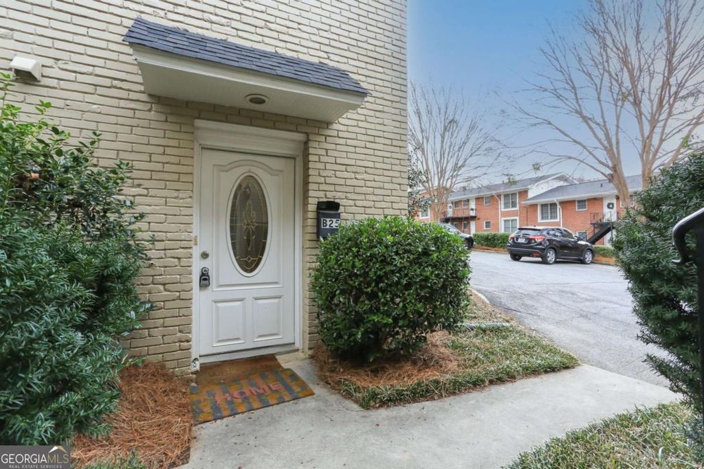 Photo of 869 Briarcliff Road NE #B25, Atlanta, GA 30306 (MLS # 10711918)