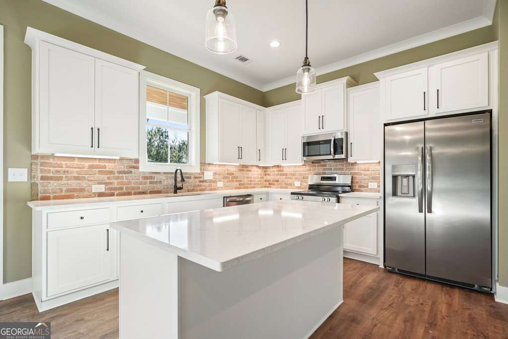 348 Redfield WAY
