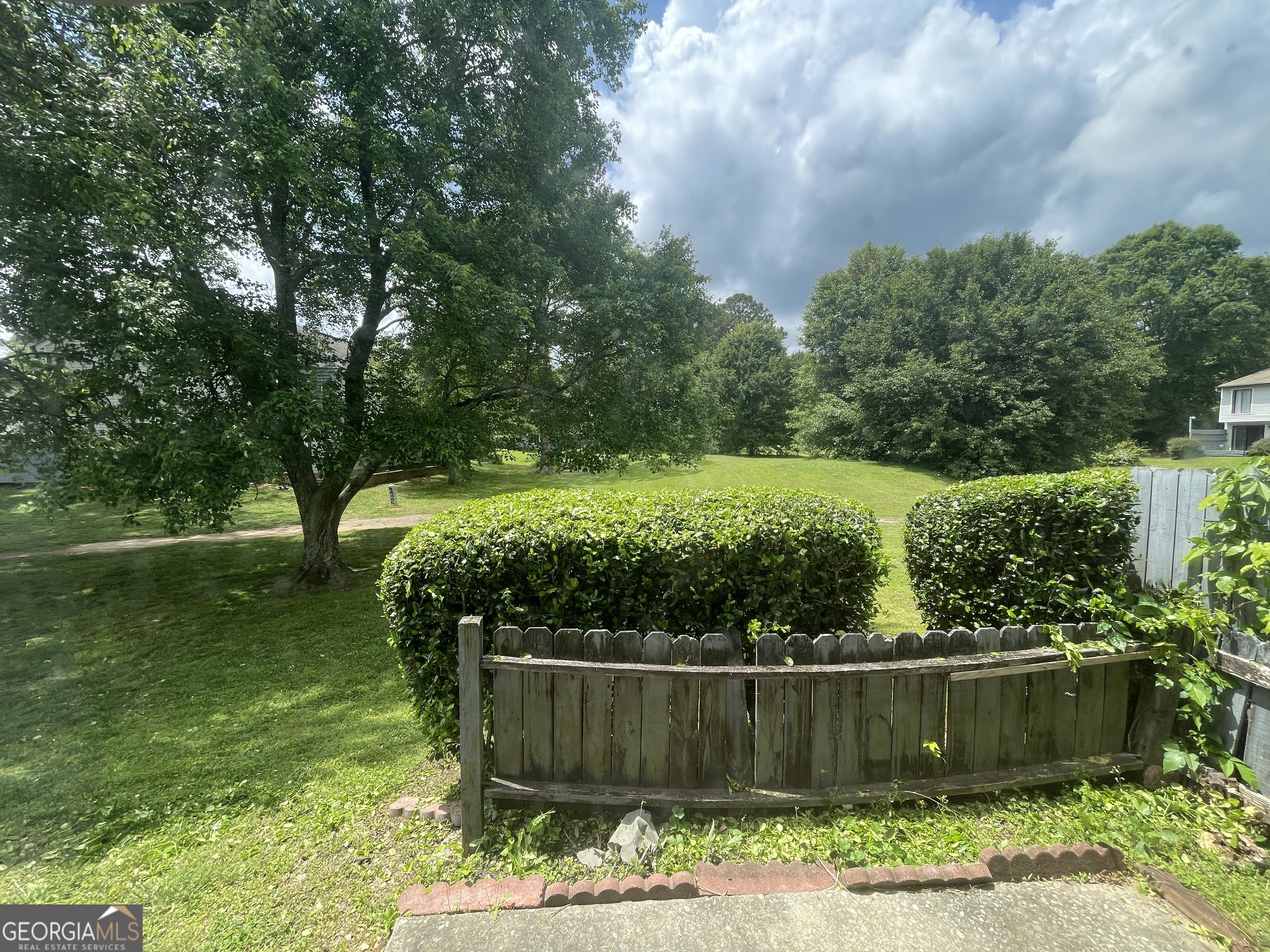 237 Country Club DR
