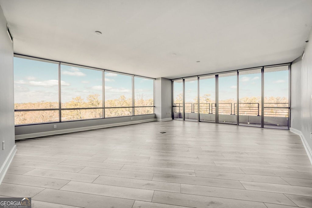 Photo of 700 Park Regency Place #1207, Atlanta, GA 30326 (MLS # 10851439)