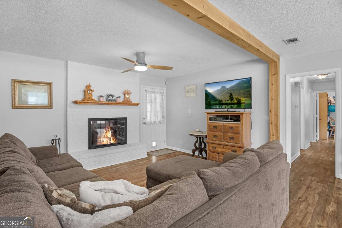 52 Romney PL