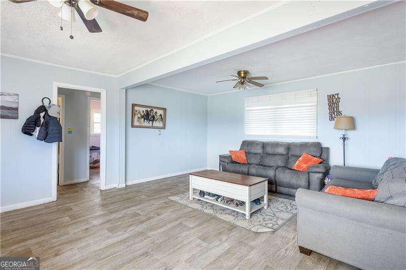 702 Buttermilk RD SW