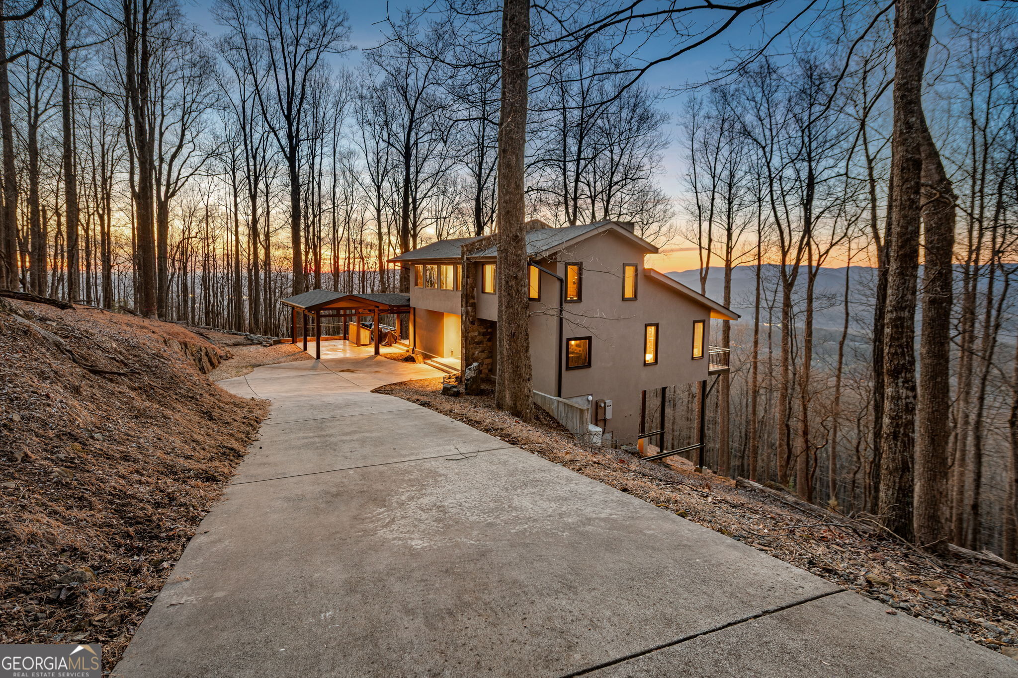82 Ridgehaven LN