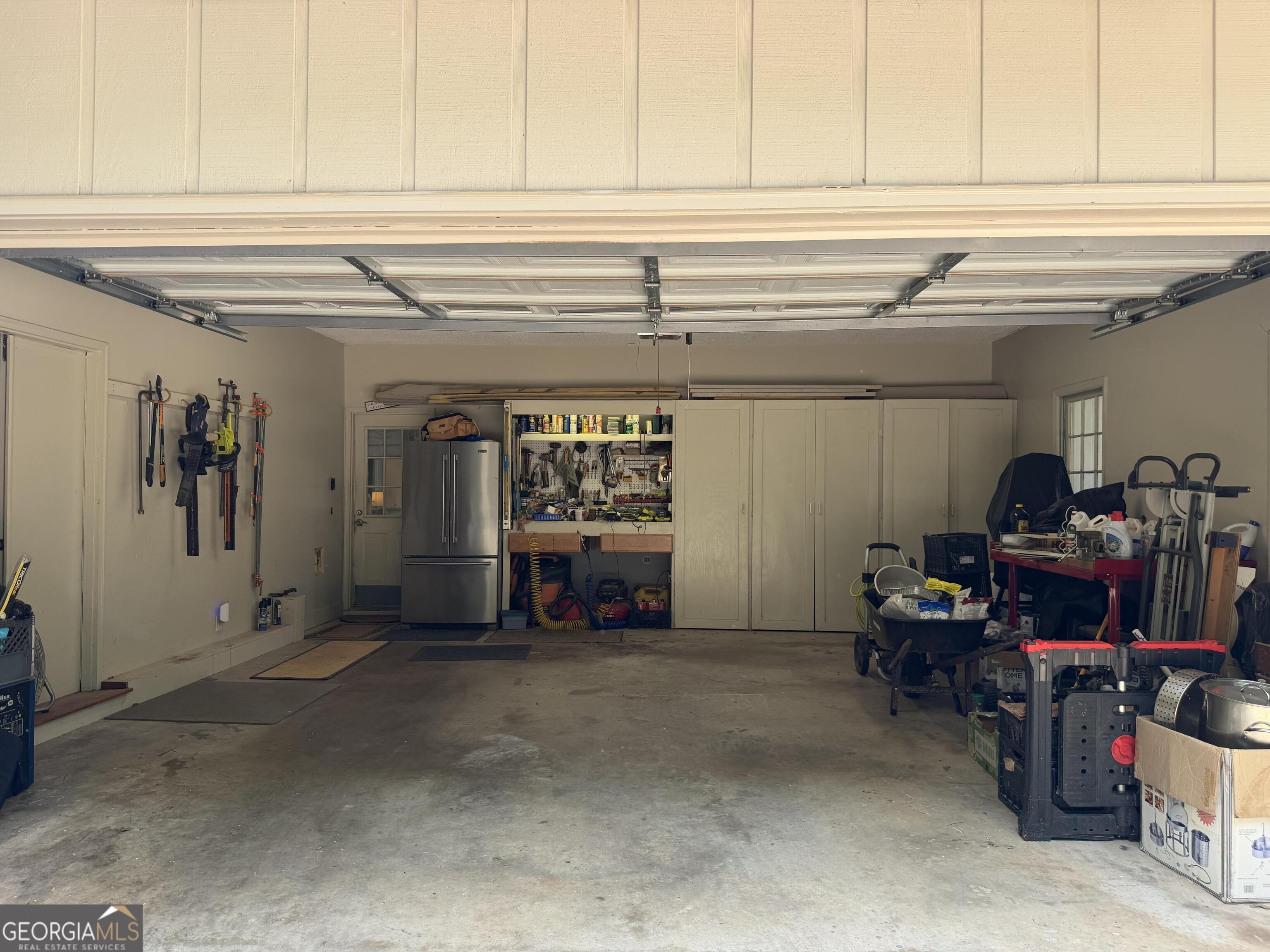 216 Ashford CIR
