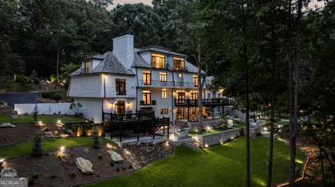 Photo of 3946 Paces Ferry Road NW, Atlanta, GA 30327 (MLS # 10830311)