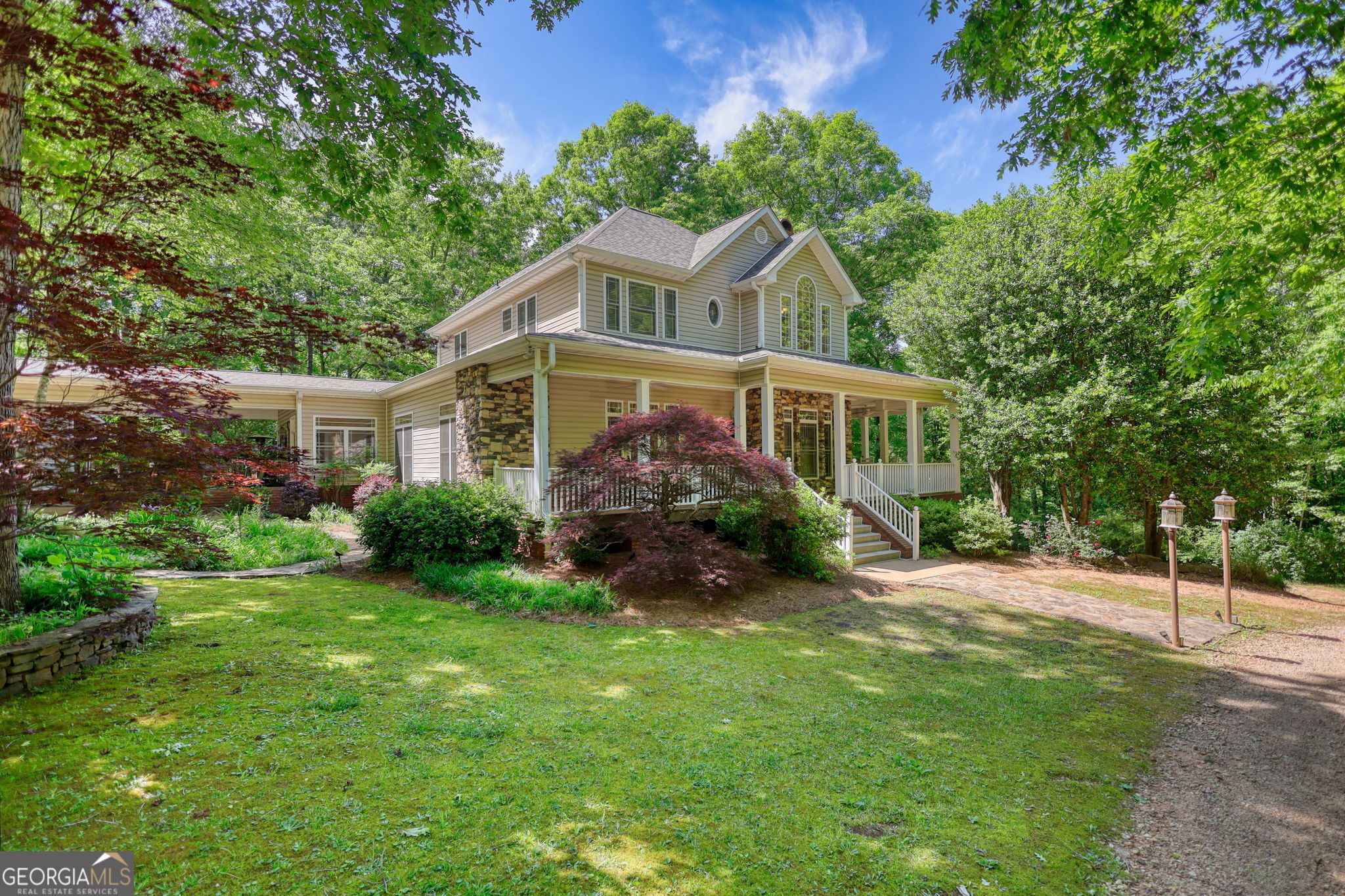 300 Fincher LN