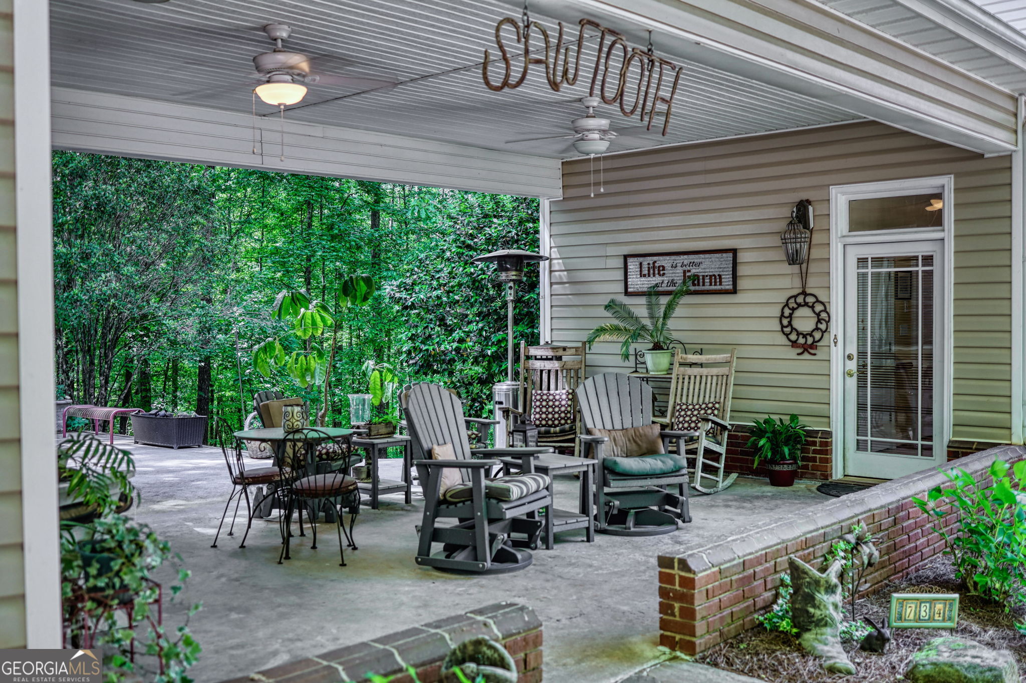 300 Fincher LN