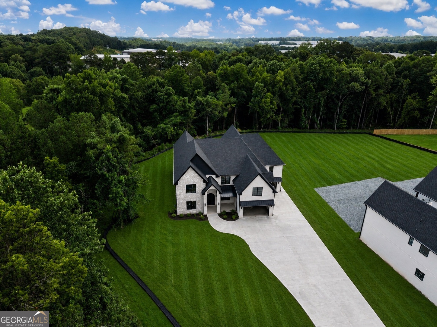 3275 Smithtown RD