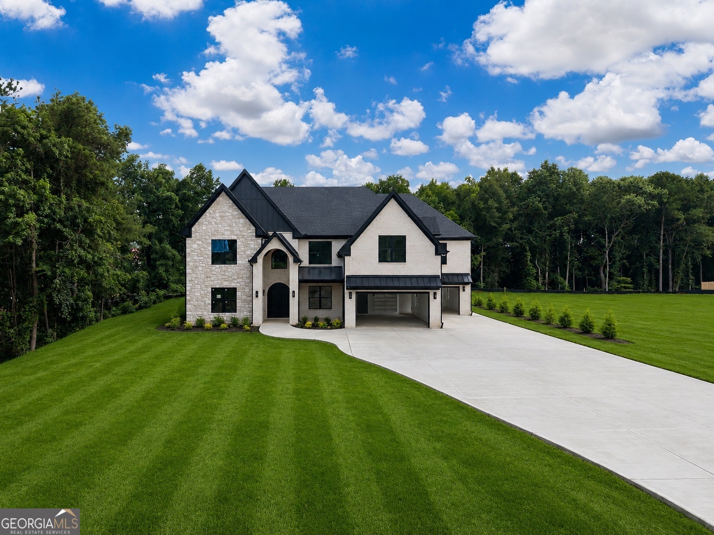 3275 Smithtown RD