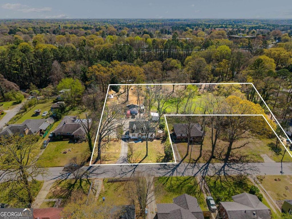 Photo of 1860 Penelope Road NW, Atlanta, GA 30314 (MLS # 10713139)