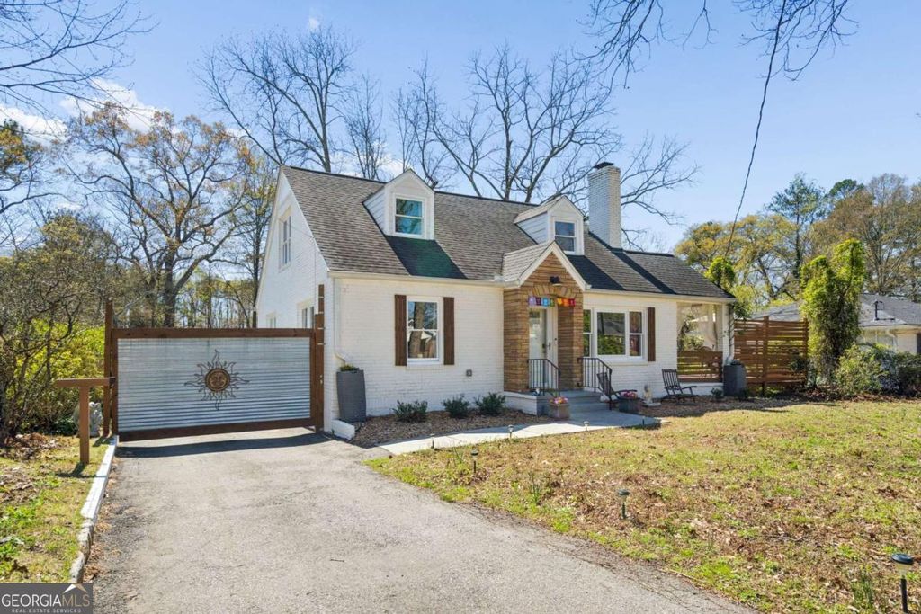 Photo of 1860 Penelope Road NW, Atlanta, GA 30314 (MLS # 10713139)