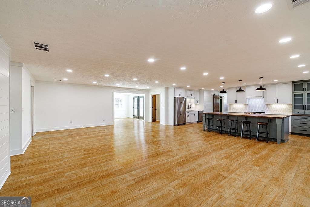 1412 Old Bishop RD