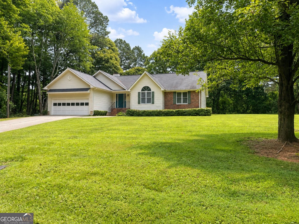 Photo of 170 Thistledown Place, Mount Airy, GA 30563 (MLS # 10834843)